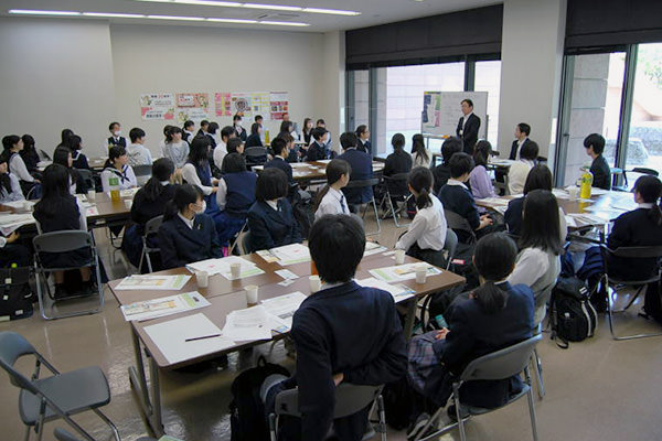 高校生特派員交流会の様子